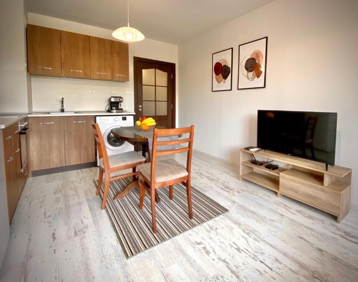Cozy & Modern 1Br Apart For 4 Guests Next To Medical University & Free Parking Стара-Загора Экстерьер фото